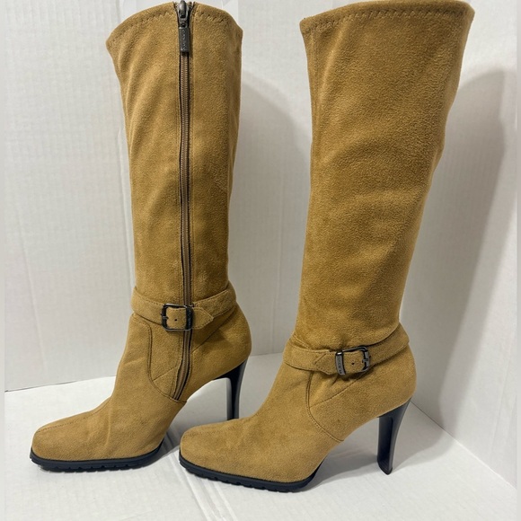 Candie's Shoes - Vintage Candie’s Knee High Full Zip Faux Suede Camel Boots Removable belt detail